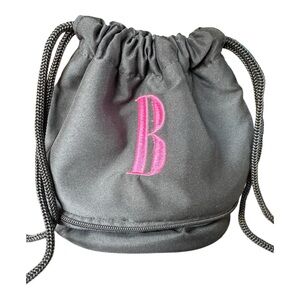 Travel jewelry bag embroidered with “B”